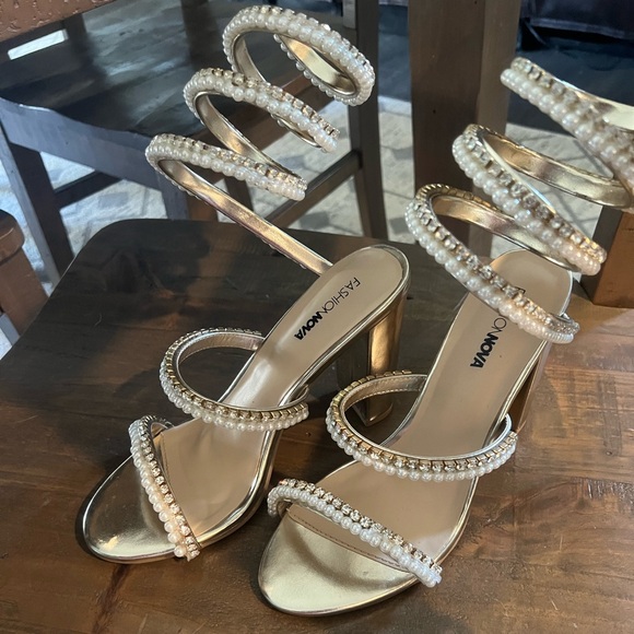 High heels - Picture 3 of 5